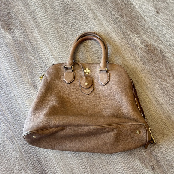 Tory Burch Handbags - Tory Burch Robinson Tan Leather Satchel